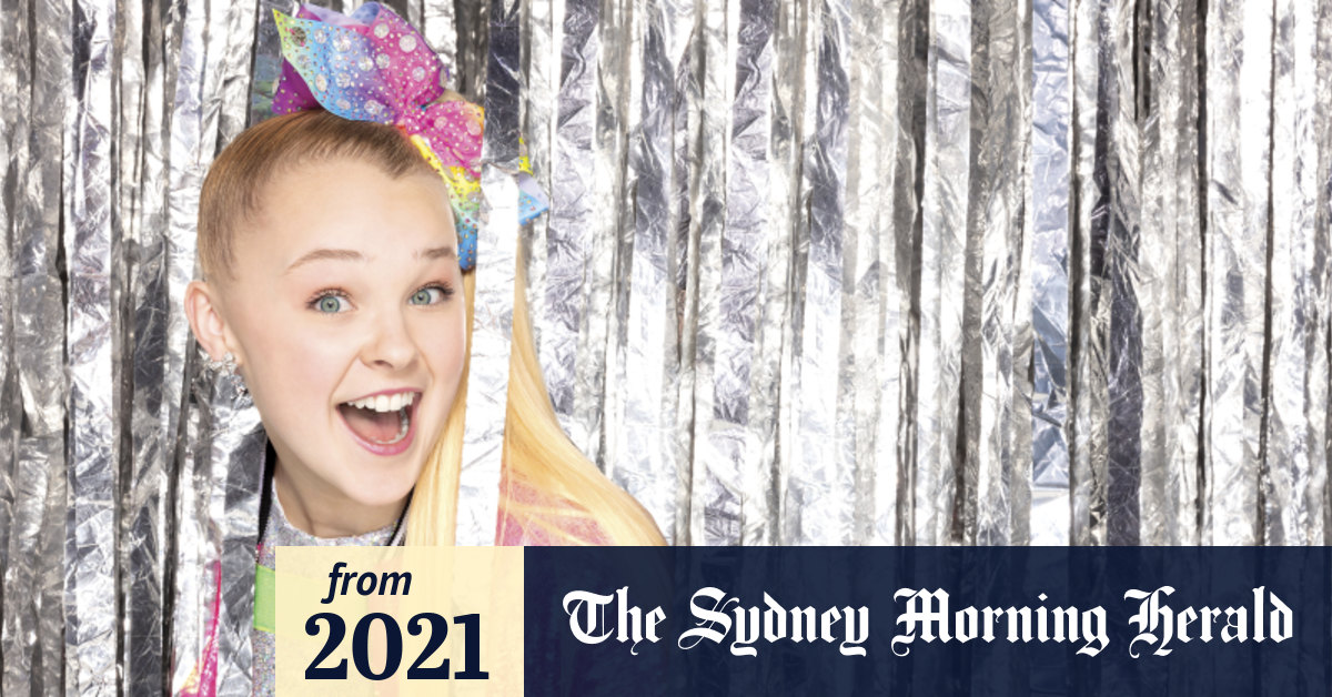 8 Things I Learned From 8 Minutes With Jojo Siwa (And Her Mum)